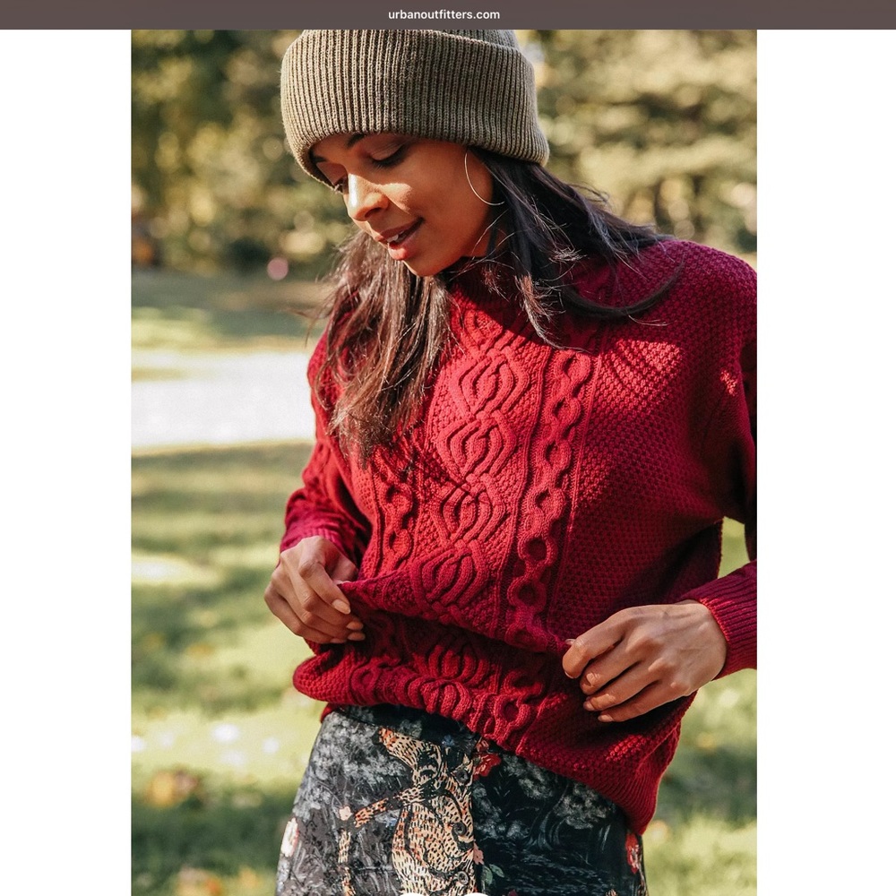 URBAN OUTFITTERS Maroon Cable Knit Turtleneck Sweater